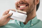 Individuelle Farbanpassung an die natürlichen Zähne